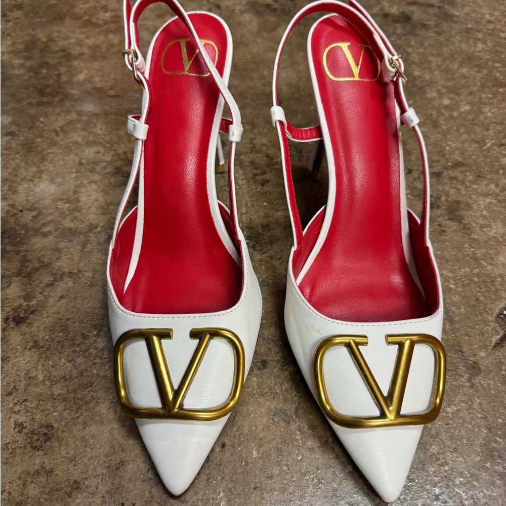 Valentino Garavani VLOGO Slingback Pumps - Picture 2 of 4